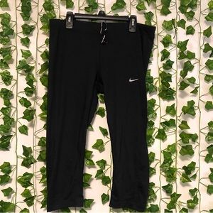 Nike capri dri fit leggings